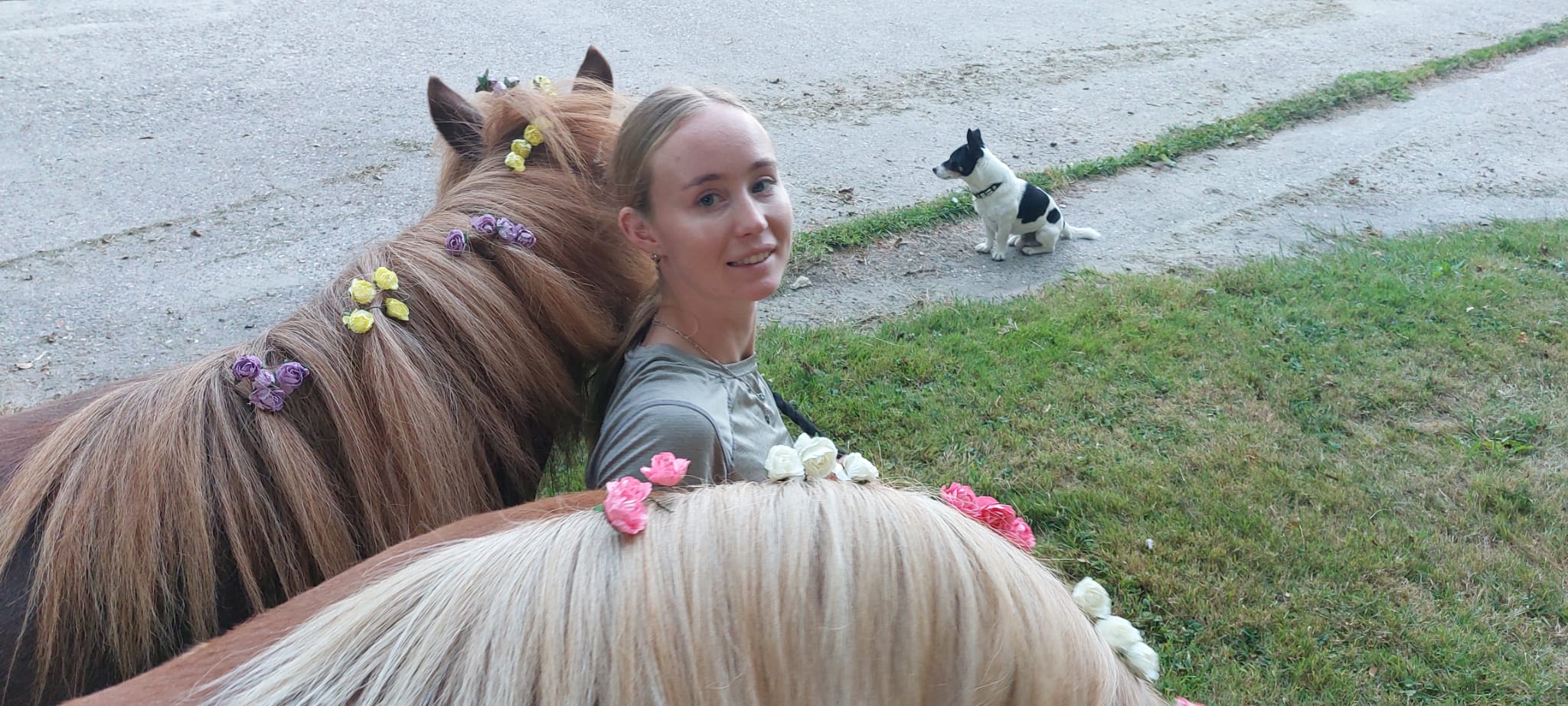 Dochter Annet met de twee pony's